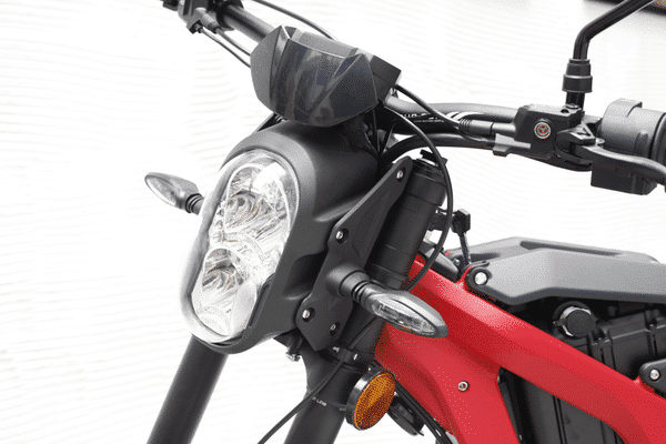 moto trial electrique sur ron light bee phare avant 600x